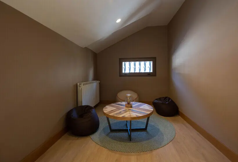 Font Andorra Hostel by Nexta