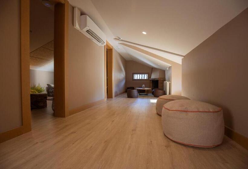 Font Andorra Hostel by Nexta