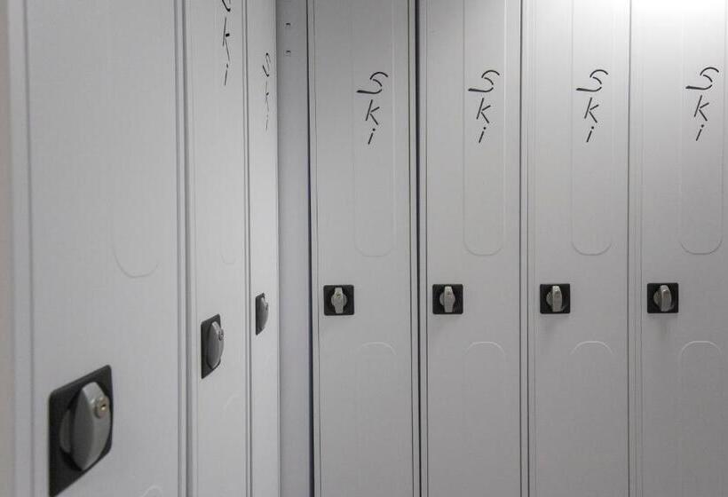 Font Andorra Hostel by Nexta