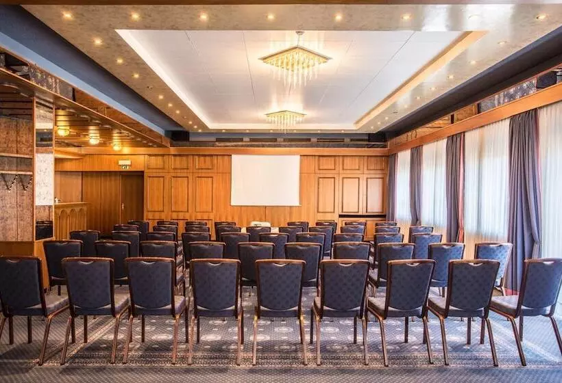 Отель Ambassador Bosten