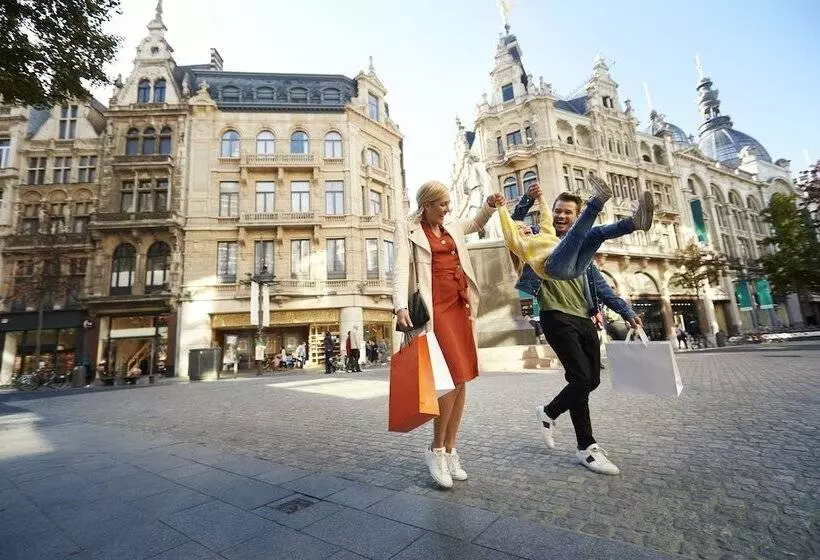 בית מלון כפרי Ibis Antwerpen Centrum