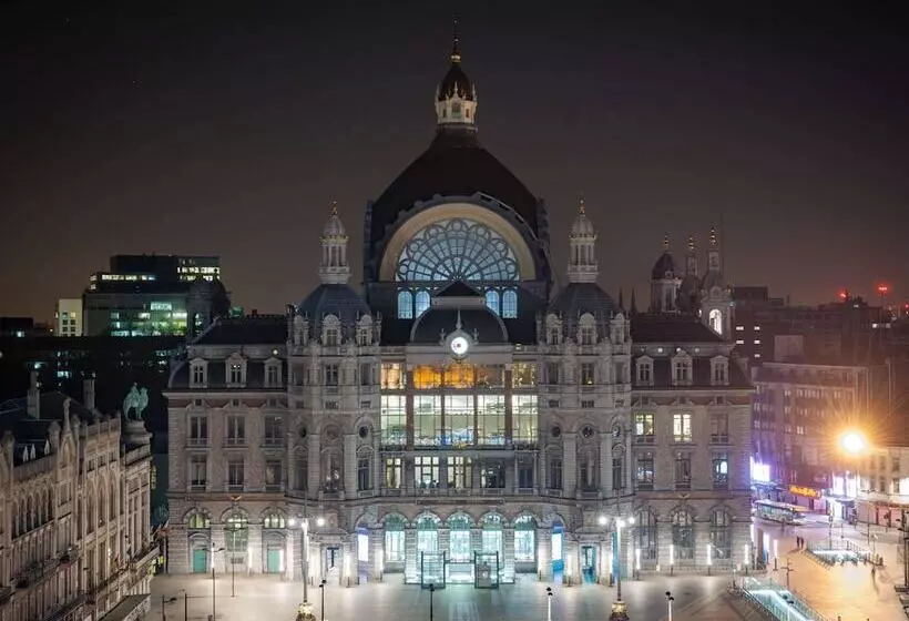 בית מלון כפרי Ibis Antwerpen Centrum