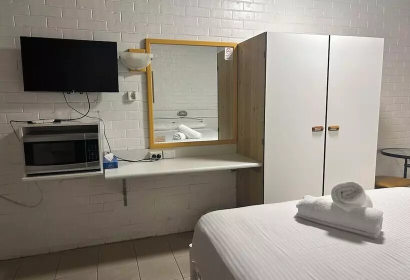Отель Marco Polo Motor Inn Sydney