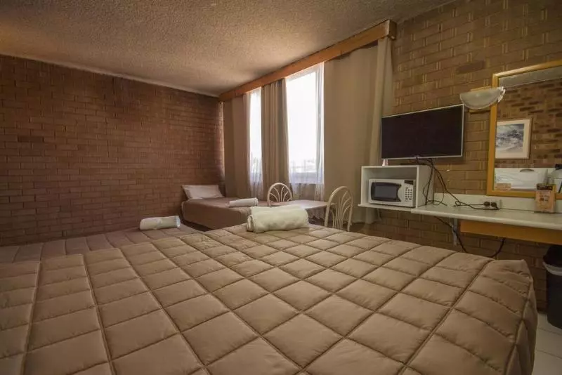 Отель Marco Polo Motor Inn Sydney