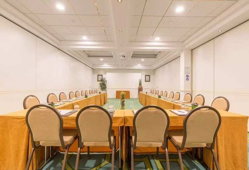 Stanhope Hotel By Thon Hotels