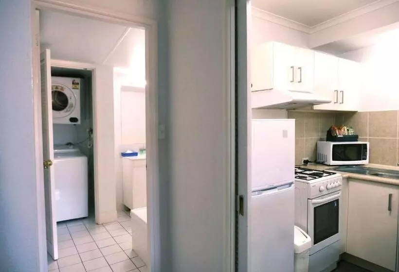 Metro Apartments On King