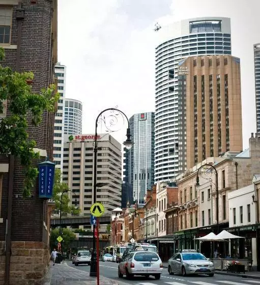 Metro Apartments On King