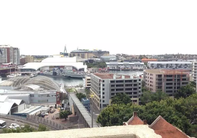 Metro Apartments On King