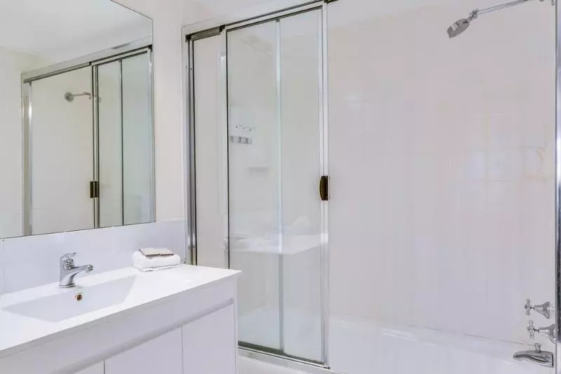 Metro Apartments On King