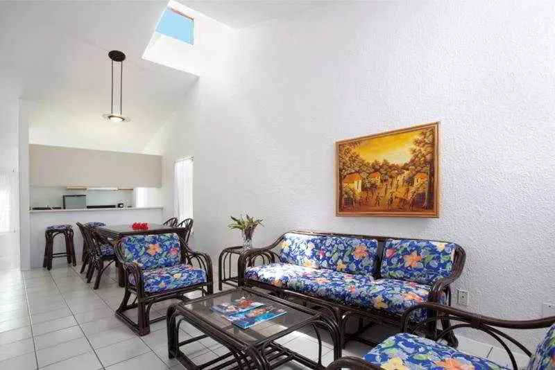 استراحتگاه Coconut Beach Club