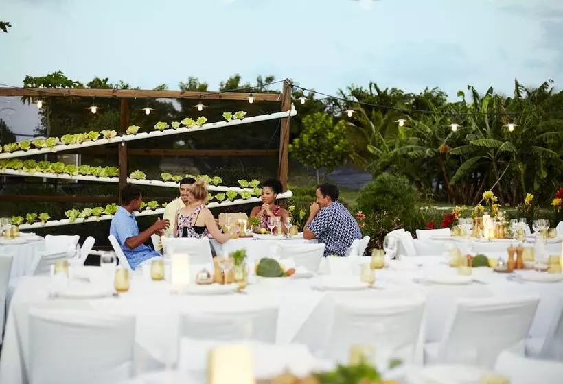 استراحتگاه Jumby Bay Island Oetker Collection