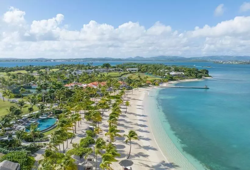 استراحتگاه Jumby Bay Island Oetker Collection