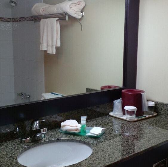 Hotel Anchor Inn And Suites