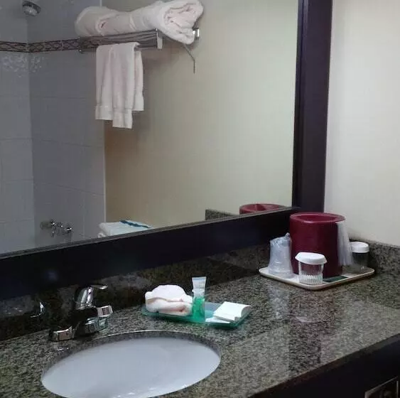 Hotel Anchor Inn And Suites