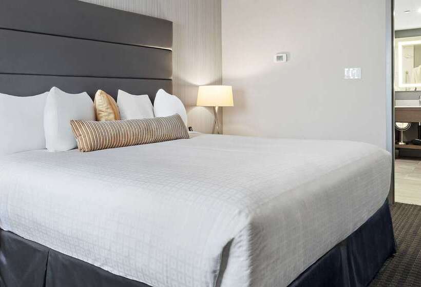 Best Western Premier Calgary Plaza Hotel & Conference Centre