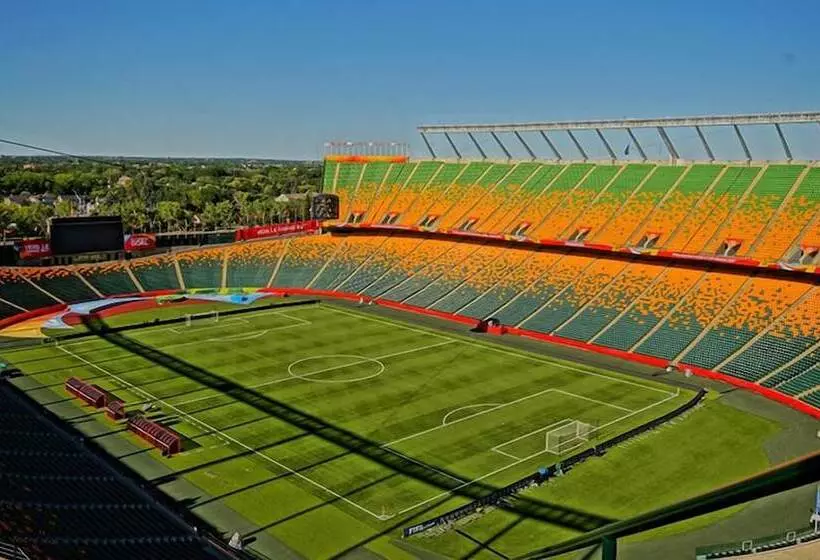 Fairmont Hotel Macdonald