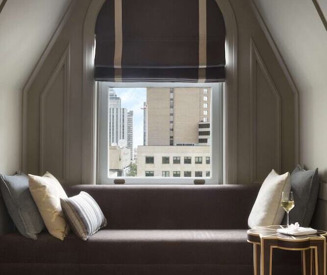 Fairmont Hotel Macdonald