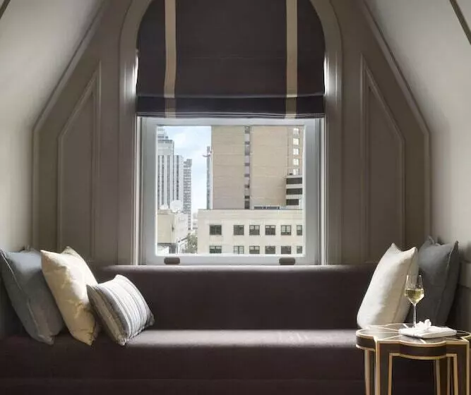 Fairmont Hotel Macdonald