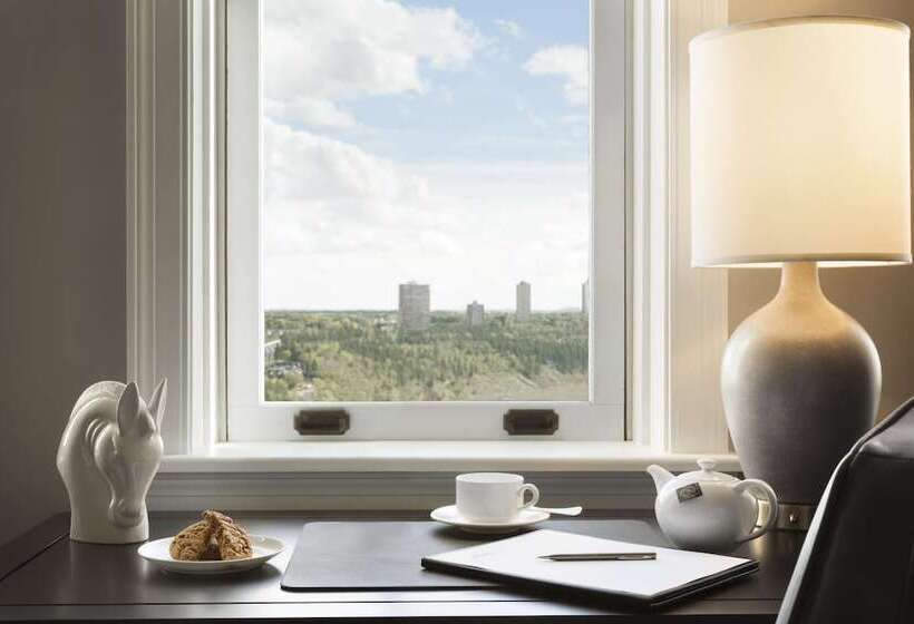 Fairmont Hotel Macdonald