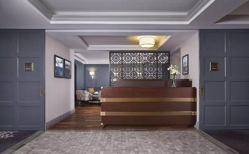 Fairmont Hotel Macdonald