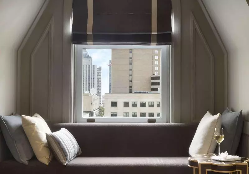 Fairmont Hotel Macdonald