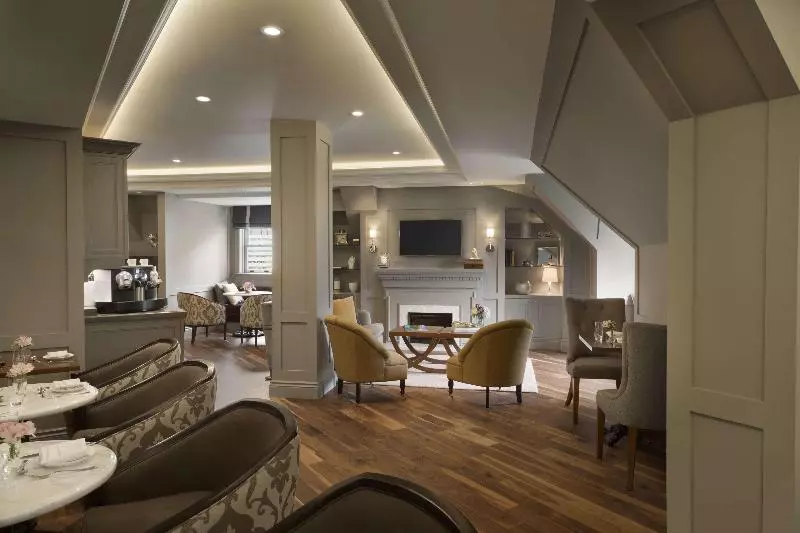 Fairmont Hotel Macdonald