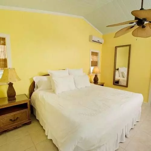 هتل Hope Town Harbour Lodge