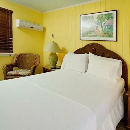 هتل Hope Town Harbour Lodge