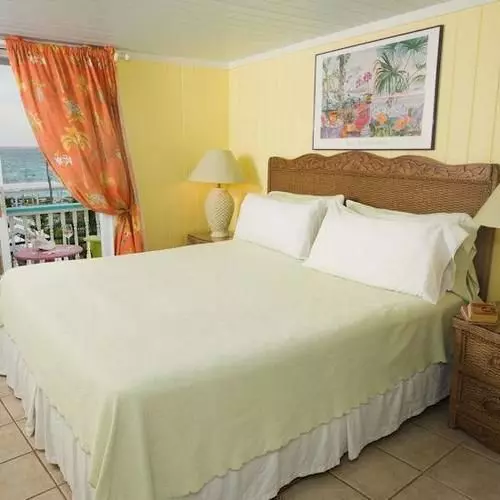 هتل Hope Town Harbour Lodge