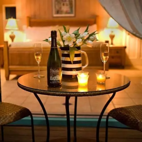 هتل Hope Town Harbour Lodge