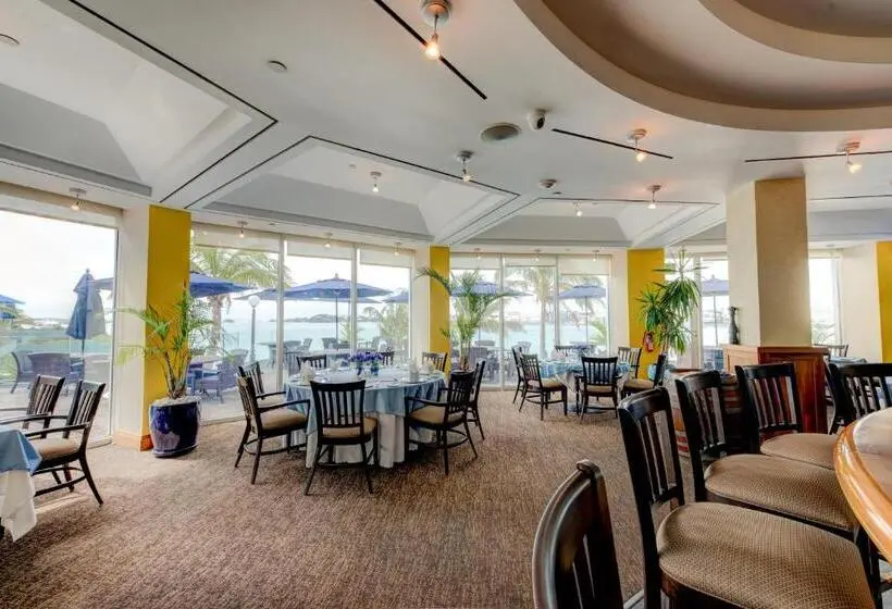 هتل Newstead Belmont Hills Golf Resort & Spa