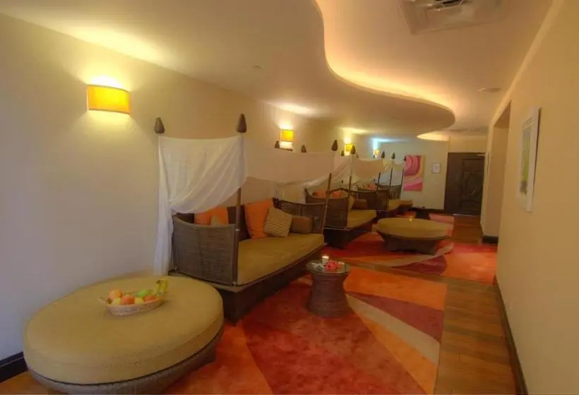 هتل Newstead Belmont Hills Golf Resort & Spa