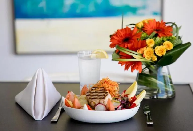 هتل Newstead Belmont Hills Golf Resort & Spa