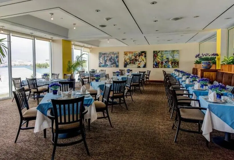 هتل Newstead Belmont Hills Golf Resort & Spa