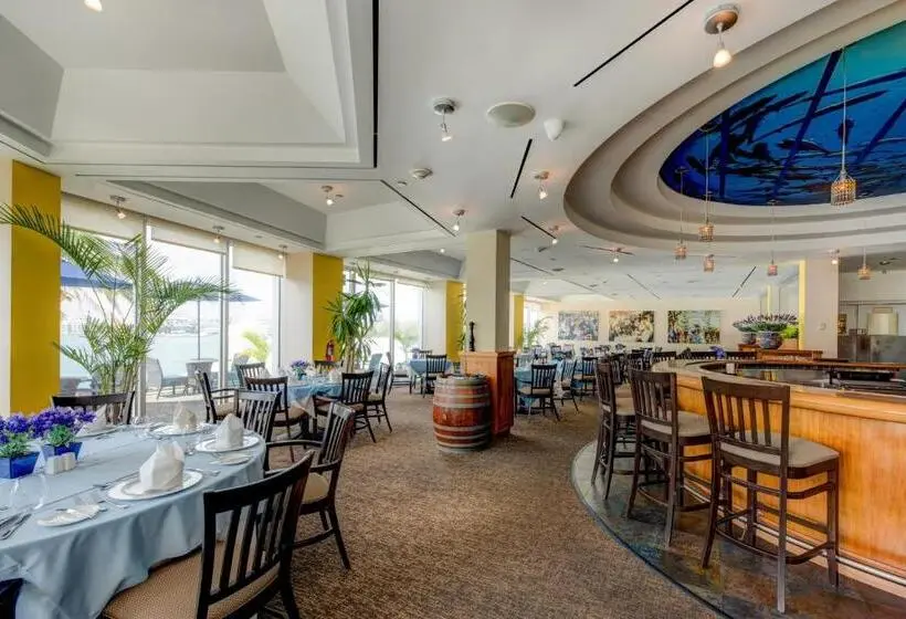 هتل Newstead Belmont Hills Golf Resort & Spa