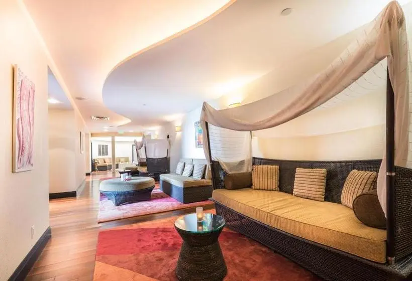 هتل Newstead Belmont Hills Golf Resort & Spa