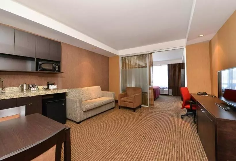 Edmonton Hotel And Convention Centre