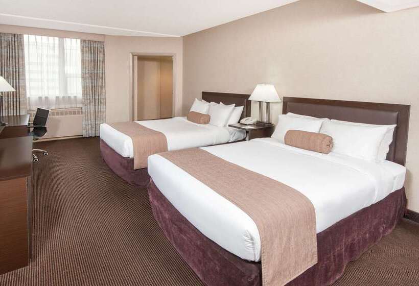 فندق Ramada Plaza By Wyndham Calgary Downtown