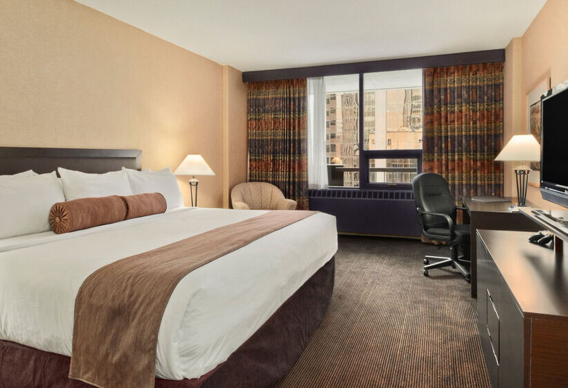 فندق Ramada Plaza By Wyndham Calgary Downtown