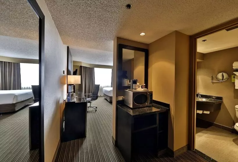 Edmonton Hotel And Convention Centre