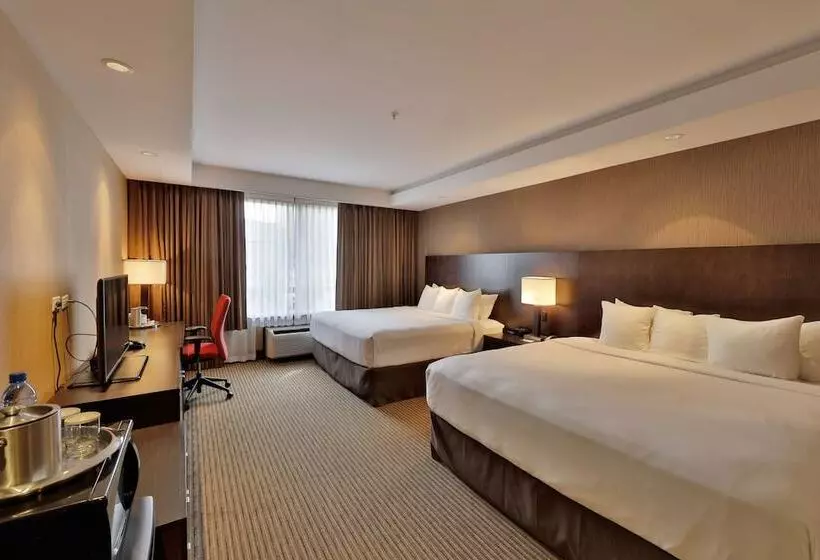 Edmonton Hotel And Convention Centre