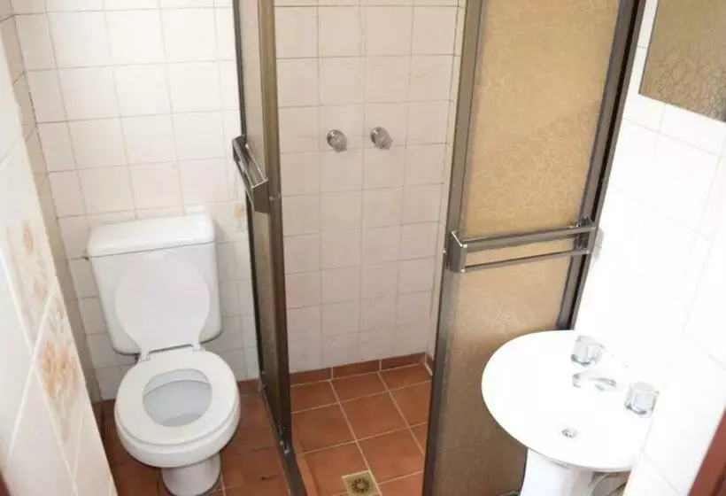 اقامتگاه Hostal Copacabana