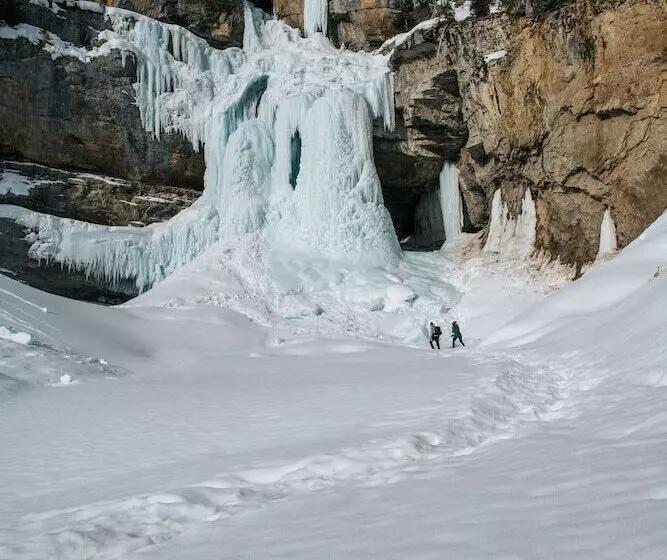 אתר נופש Banff Park Lodge