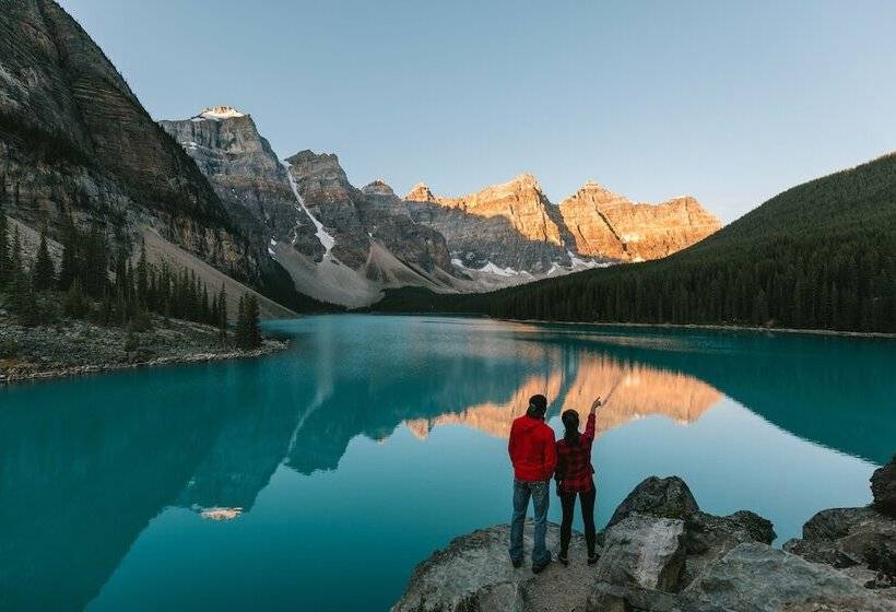 استراحتگاه Banff Park Lodge