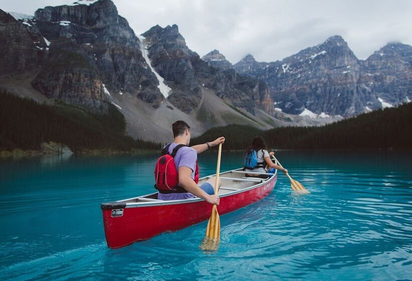 استراحتگاه Banff Park Lodge