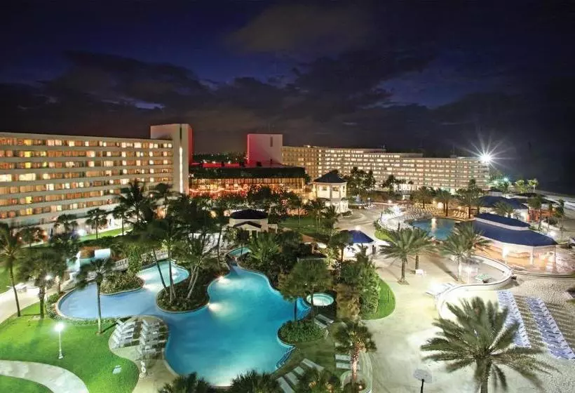 אתר נופש Meliá Nassau Beach