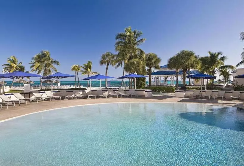 אתר נופש Meliá Nassau Beach