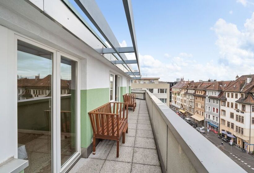 Becozy Self Check In Pop Up Hotel Basel