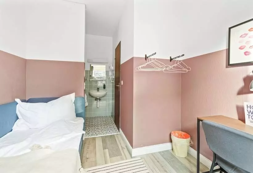 Becozy Self Check In Pop Up Hotel Basel