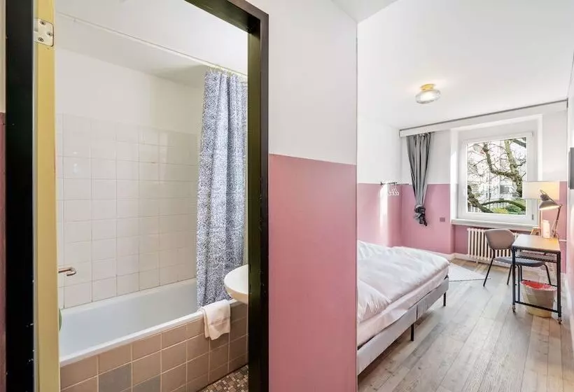 Becozy Self Check In Pop Up Hotel Basel